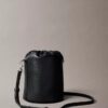Geantă tip sac cu textură granulată Geantă tip sac cu textură granulată