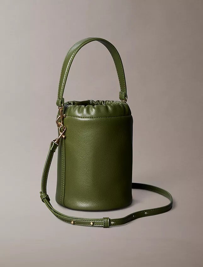 Geantă tip sac cu textură granulată Geantă tip sac cu textură granulată