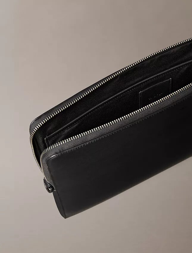 Husă pentru laptop cu logo în relief Husă pentru laptop cu logo în relief