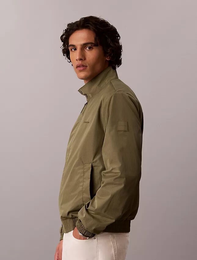 Jachetă bomber din nailon cu model în carouri Jachetă bomber din nailon cu model în carouri