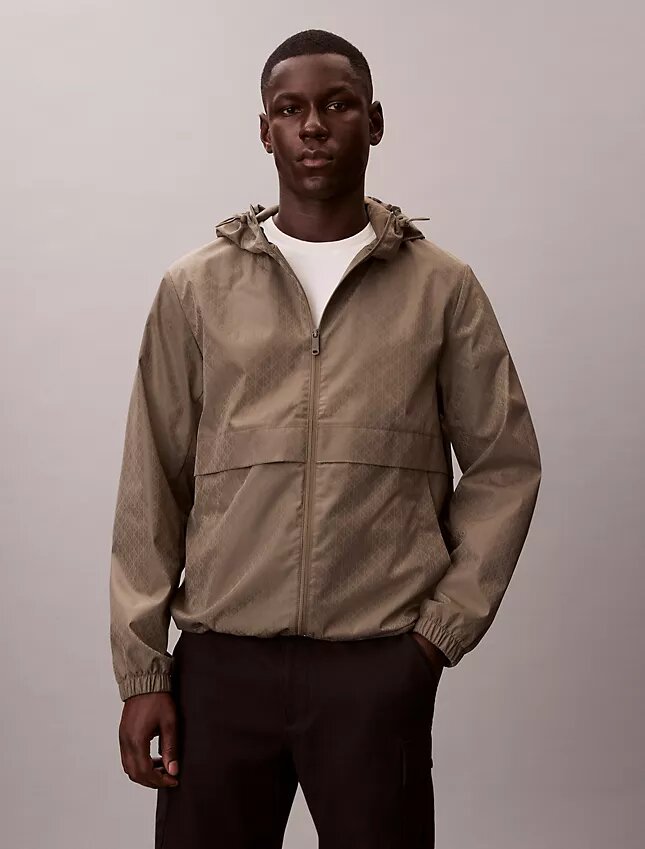 Jachetă windbreaker cu logo emblematic pe toată suprafața Jachetă windbreaker cu logo emblematic pe toată suprafața
