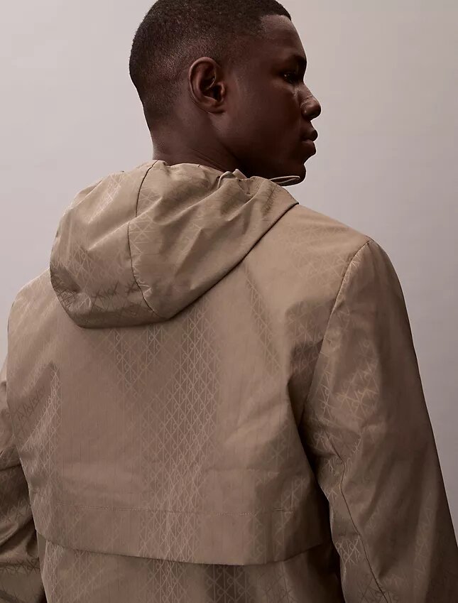 Jachetă windbreaker cu logo emblematic pe toată suprafața Jachetă windbreaker cu logo emblematic pe toată suprafața