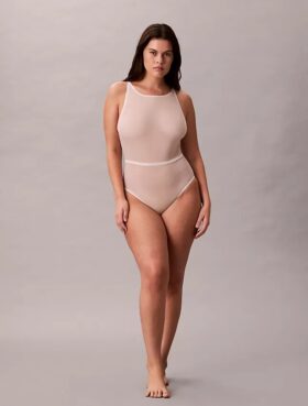 Lenjerie modelatoare minimalistă din plasă
