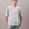 Marc Hundley Pride Love este un tricou relaxat de dans
