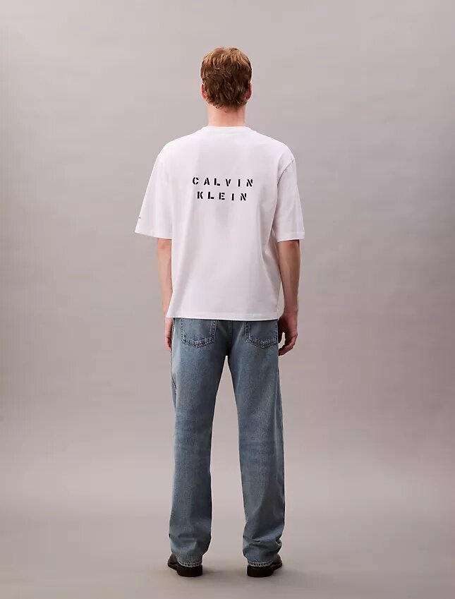 Marc Hundley Pride Love este un tricou relaxat de dans Marc Hundley Pride Love este un tricou relaxat de dans