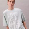 Marc Hundley Pride Love este un tricou relaxat de dans
