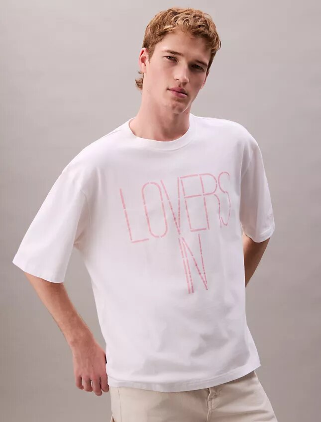 Marc Hundley Pride Lovers în tricou lejer Marc Hundley Pride Lovers în tricou lejer