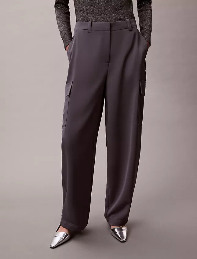 Pantaloni cargo relaxați din saten twill Pantaloni cargo relaxați din saten twill