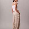 Pantaloni cargo relaxați din saten twill Pantaloni cargo relaxați din saten twill