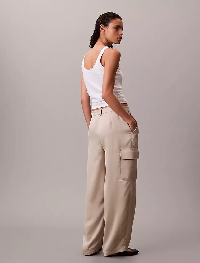 Pantaloni cargo relaxați din saten twill Pantaloni cargo relaxați din saten twill
