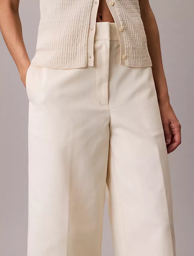 Pantaloni chino croiți, cu picior larg Pantaloni chino croiți, cu picior larg