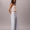 Pantaloni chino croiți, cu picior larg Pantaloni chino croiți, cu picior larg