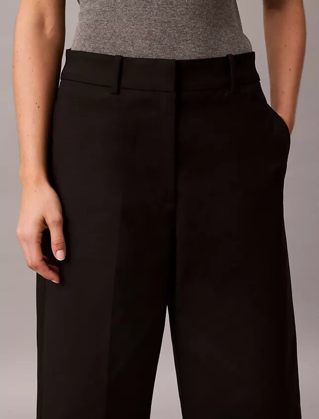 Pantaloni chino croiți, cu picior larg Pantaloni chino croiți, cu picior larg
