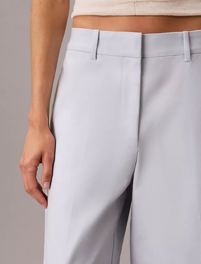 Pantaloni chino croiți, cu picior larg Pantaloni chino croiți, cu picior larg