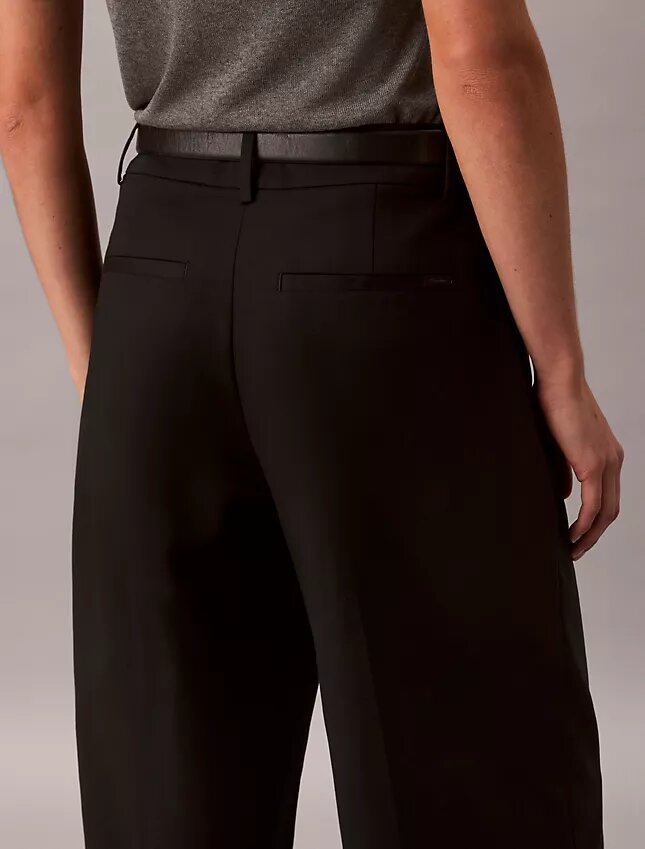 Pantaloni chino croiți, cu picior larg Pantaloni chino croiți, cu picior larg