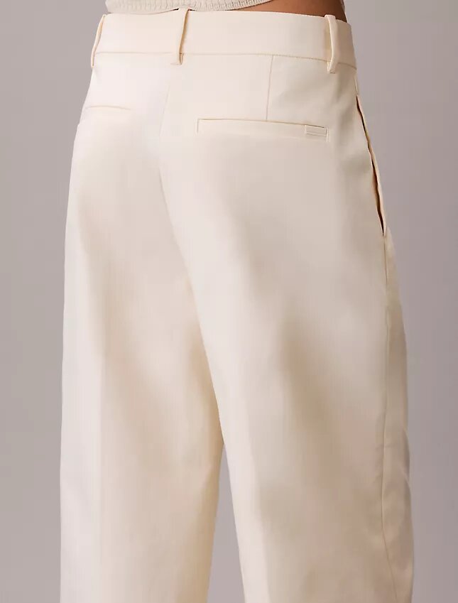 Pantaloni chino croiți, cu picior larg Pantaloni chino croiți, cu picior larg