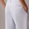 Pantaloni chino croiți, cu picior larg Pantaloni chino croiți, cu picior larg
