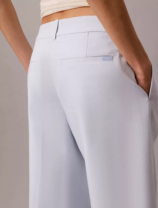 Pantaloni chino croiți, cu picior larg Pantaloni chino croiți, cu picior larg