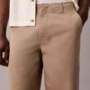 Pantaloni chino croiți, relaxați, în stilul anilor ’90