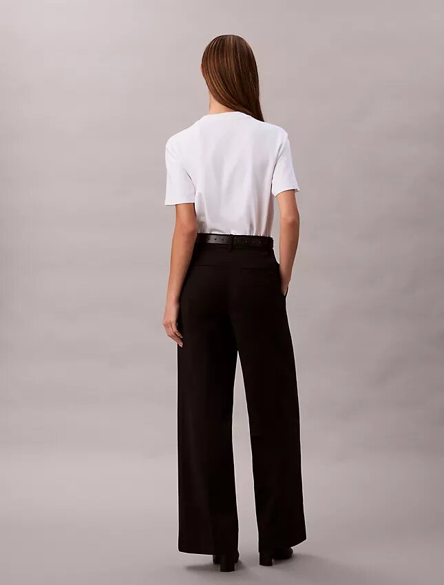 Pantaloni chino din bumbac elastic cu croi larg Pantaloni chino din bumbac elastic cu croi larg