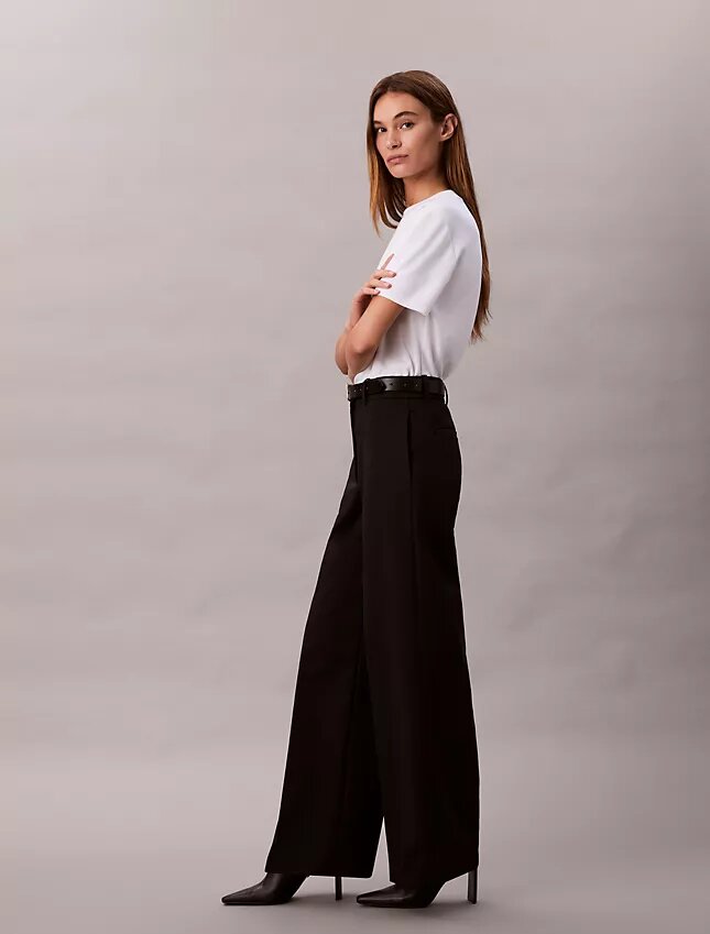 Pantaloni chino din bumbac elastic cu croi larg Pantaloni chino din bumbac elastic cu croi larg