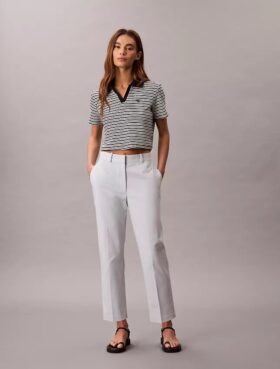 Pantaloni chino din bumbac elastic, cu croială dreaptă