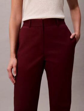 Pantaloni chino din bumbac elastic, cu croială dreaptă