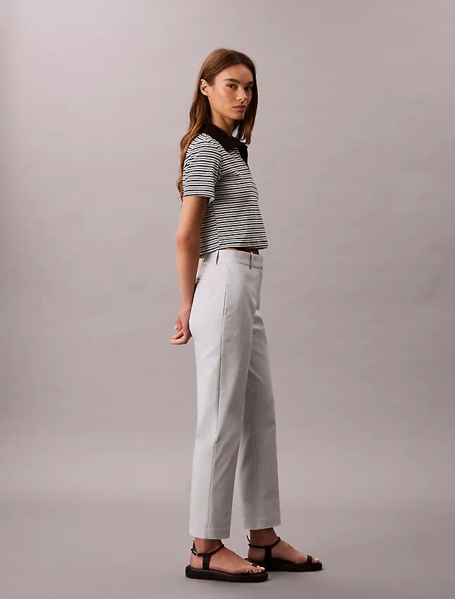 Pantaloni chino din bumbac elastic, cu croială dreaptă Pantaloni chino din bumbac elastic, cu croială dreaptă