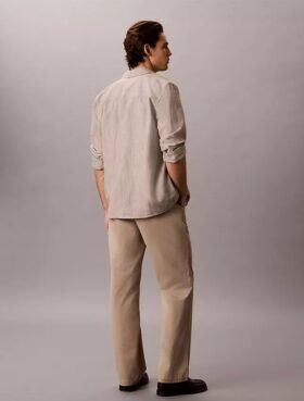 Pantaloni chino drepți din anii ’90