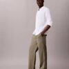 Pantaloni chino largi în stilul anilor ’90