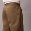 Pantaloni chino largi în stilul anilor ’90