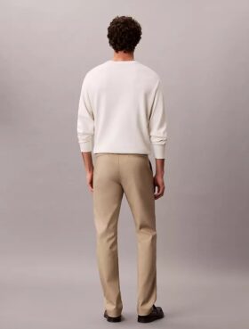 Pantaloni chino moderni din material elastic