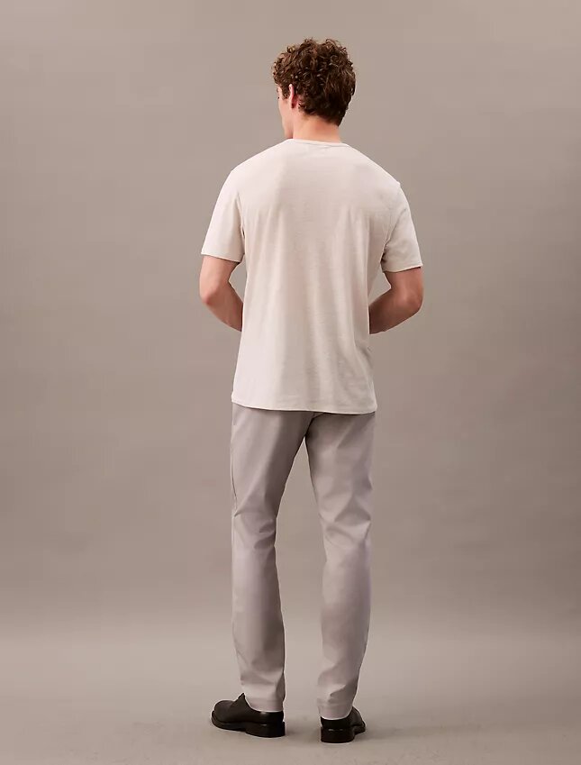 Pantaloni chino moderni din material elastic Pantaloni chino moderni din material elastic