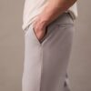 Pantaloni chino moderni din material elastic Pantaloni chino moderni din material elastic