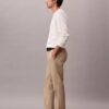 Pantaloni chino moderni din material elastic Pantaloni chino moderni din material elastic