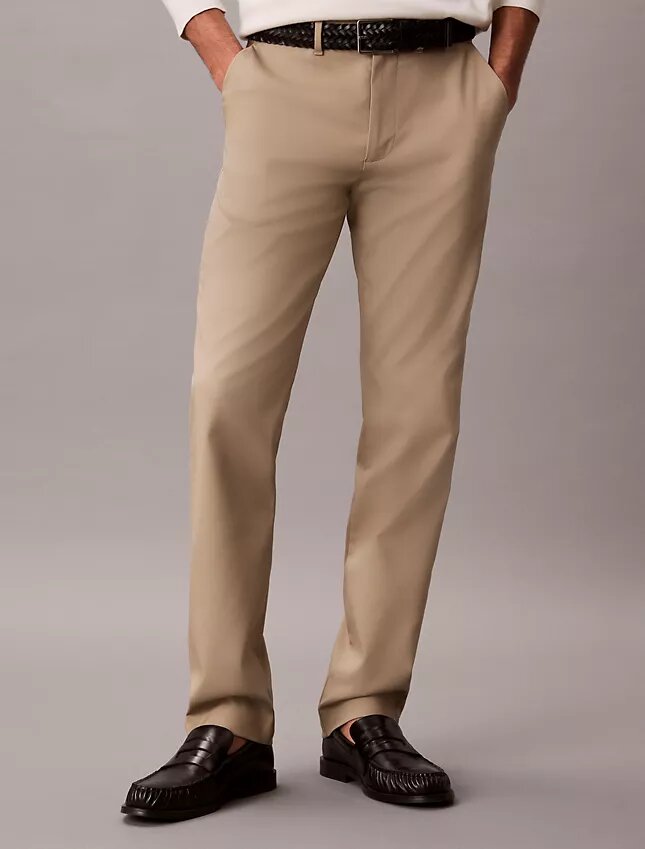 Pantaloni chino moderni din material elastic Pantaloni chino moderni din material elastic