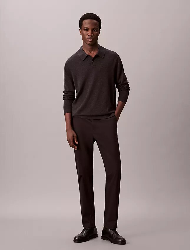 Pantaloni chino slim conici din satin de bumbac Pantaloni chino slim conici din satin de bumbac