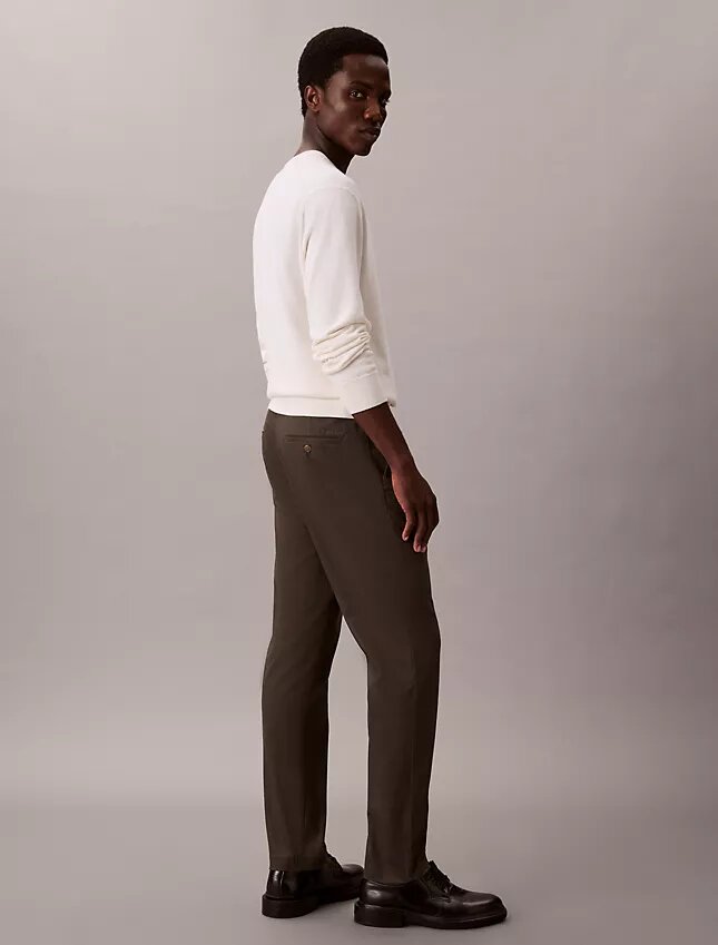 Pantaloni chino slim conici din satin de bumbac Pantaloni chino slim conici din satin de bumbac