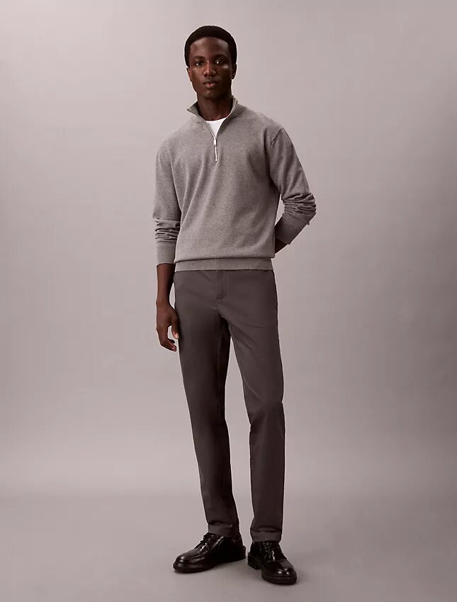 Pantaloni chino slim din satin de bumbac Pantaloni chino slim din satin de bumbac