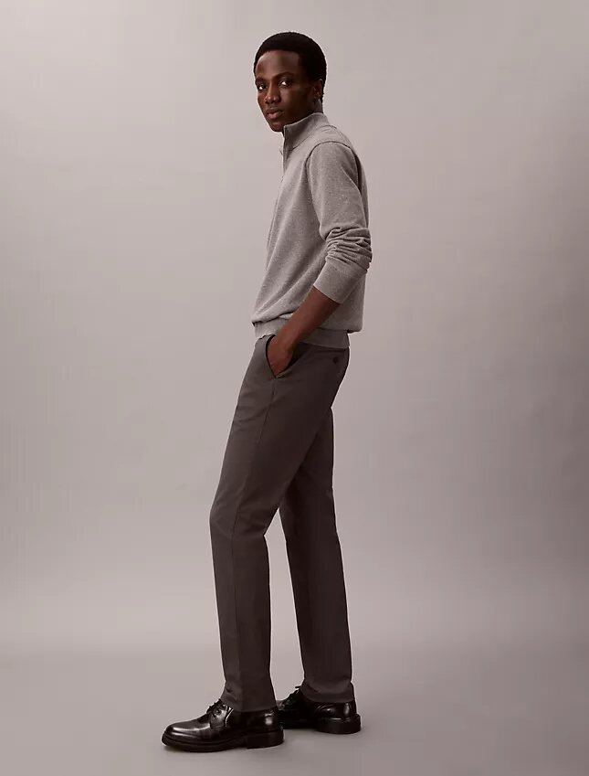 Pantaloni chino slim din satin de bumbac Pantaloni chino slim din satin de bumbac