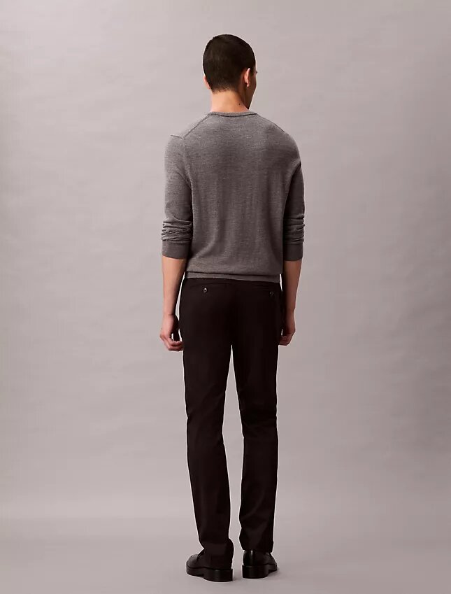 Pantaloni chino slim din satin de bumbac Pantaloni chino slim din satin de bumbac