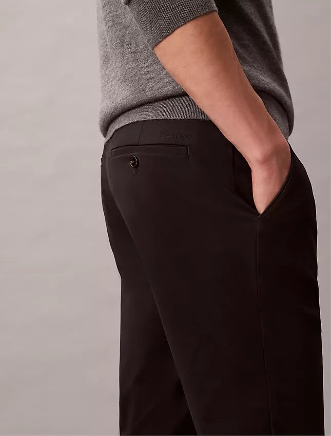 Pantaloni chino slim din satin de bumbac Pantaloni chino slim din satin de bumbac