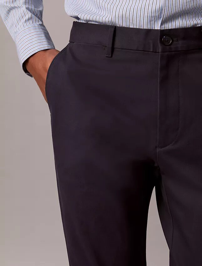 Pantaloni chino slim din satin de bumbac Pantaloni chino slim din satin de bumbac