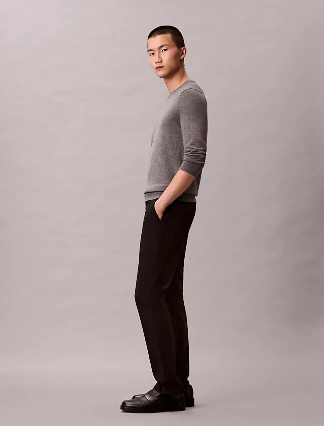 Pantaloni chino slim din satin de bumbac Pantaloni chino slim din satin de bumbac