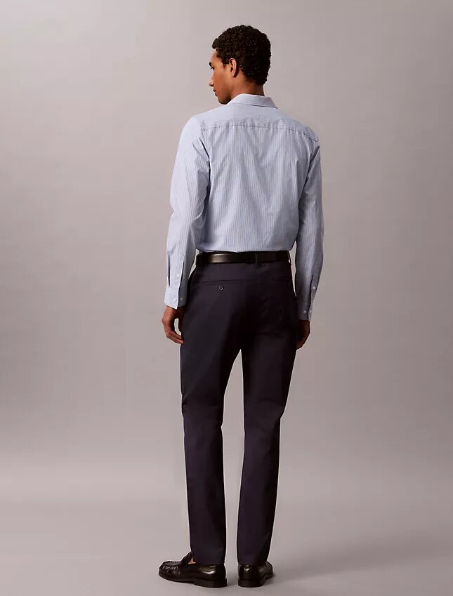 Pantaloni chino slim din satin de bumbac Pantaloni chino slim din satin de bumbac
