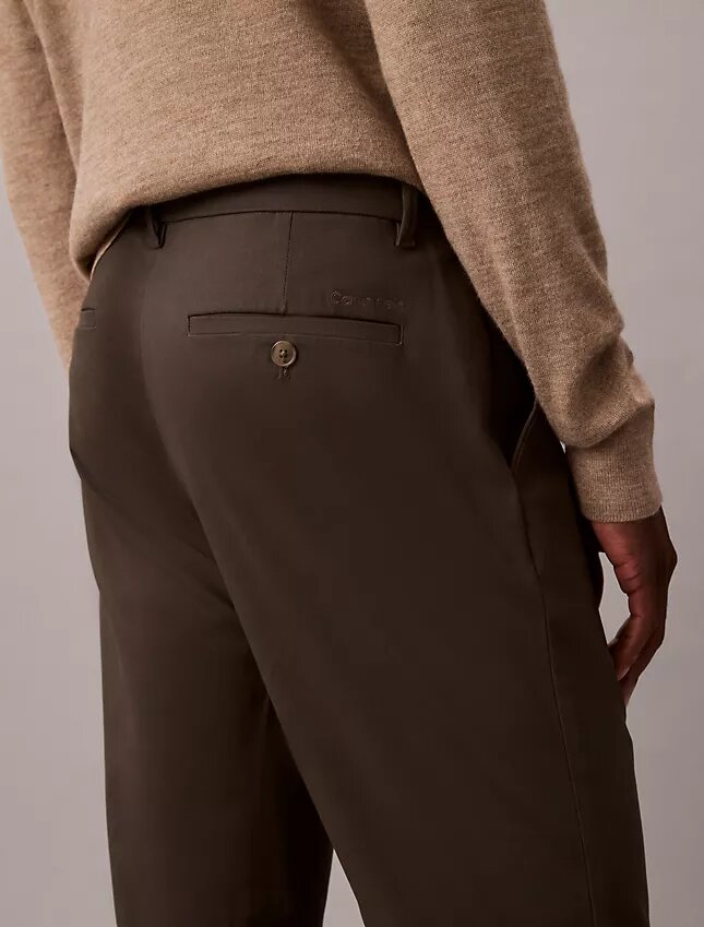 Pantaloni chino slim din satin de bumbac Pantaloni chino slim din satin de bumbac