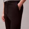 Pantaloni chino slim din satin de bumbac Pantaloni chino slim din satin de bumbac