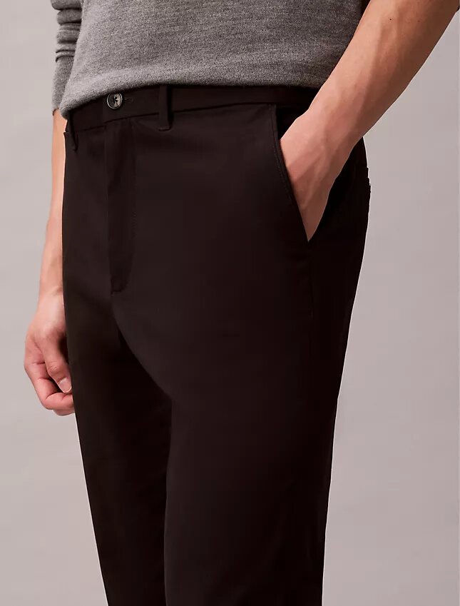 Pantaloni chino slim din satin de bumbac Pantaloni chino slim din satin de bumbac