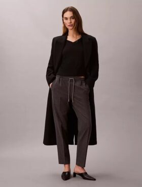 Pantaloni conici cu șnur la gleznă, cu dungi