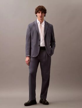 Pantaloni conici tehnologici, ușor de împachetat